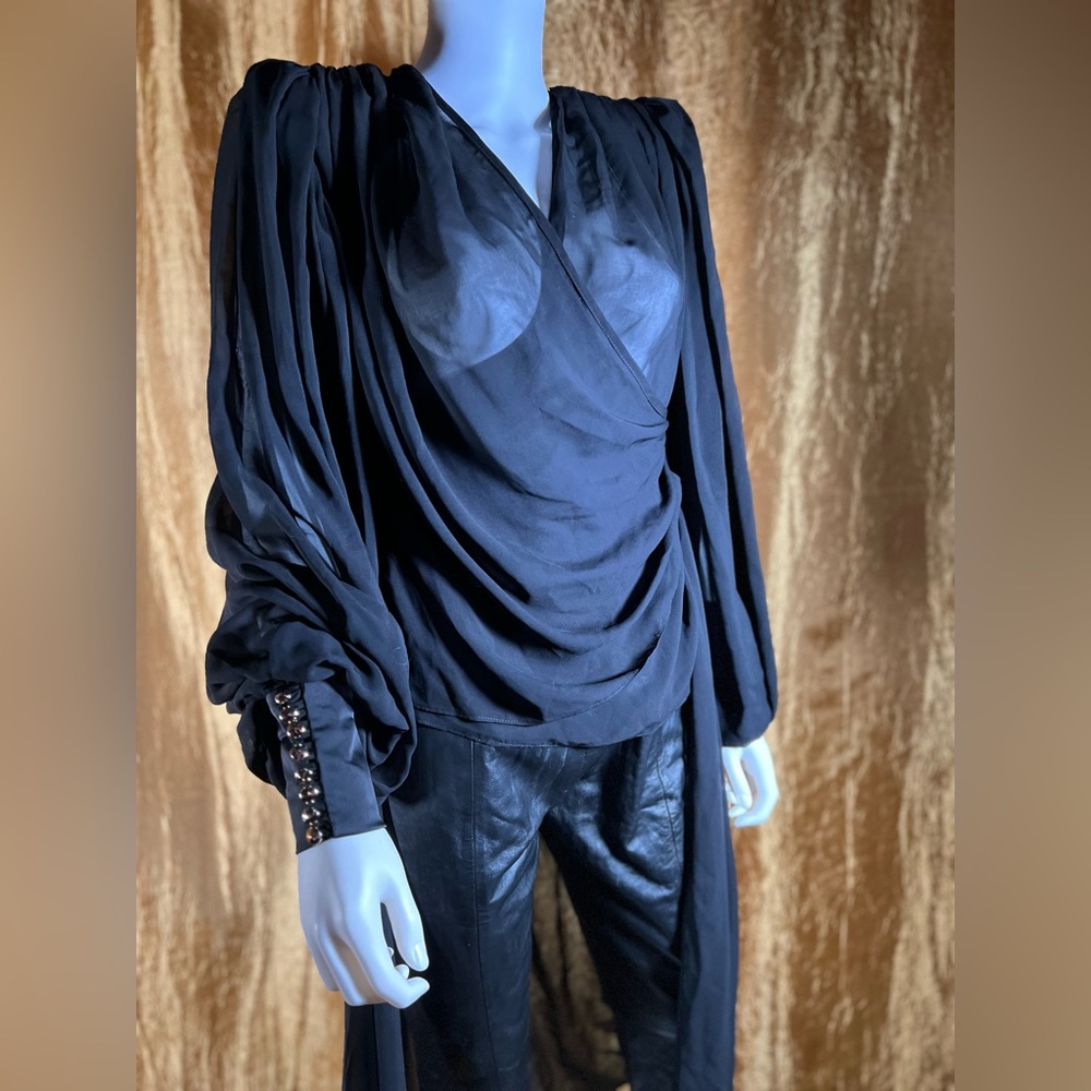 ALFREDO MARTINEZ Elegant Black Sheer Sleeve Top